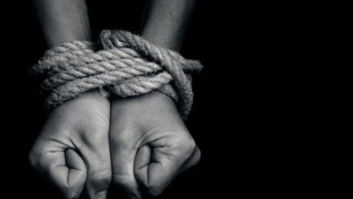 Νύχτα τρόμου για 61χρονο – Εντοπίστηκε δεμένος στο μπαλκόνι